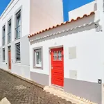 La Puerta Roja